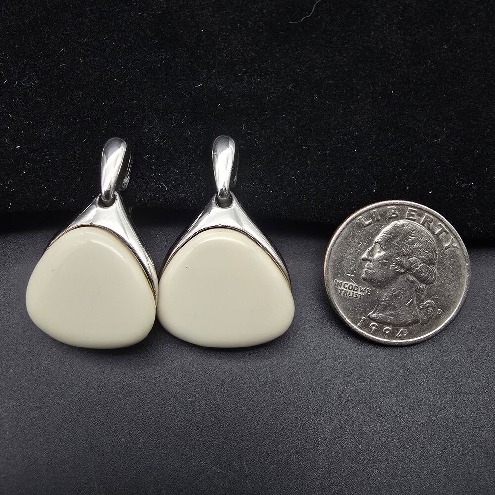 Crown Trifari Silver Tone Off White Clip On Earrings Vintage Jewelry - Picture 2 of 6